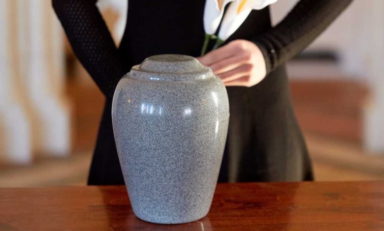 Discover pet cremation urns.